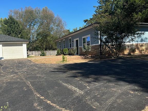 3rd image of 8012 Rugby Rd