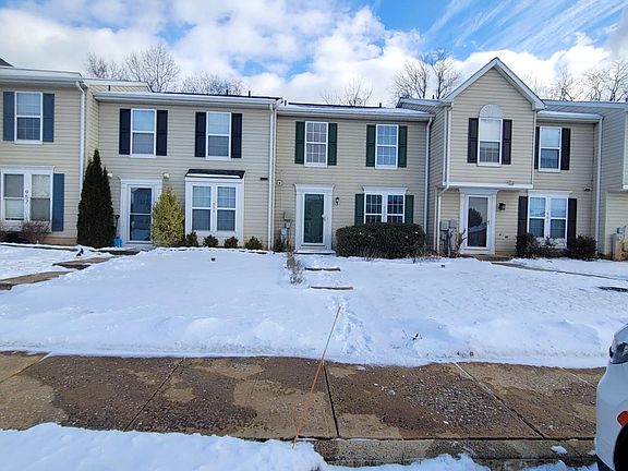 3rd image of 953 Lynham Ct #953