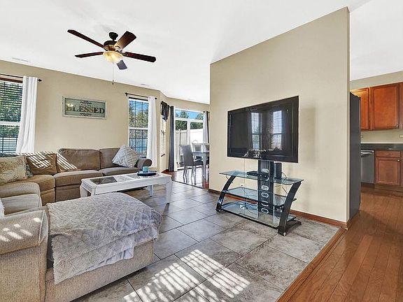 4th image of 211 Parkside Dr
