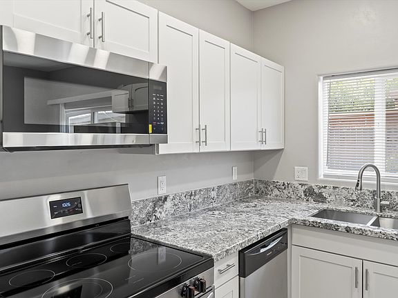 4th image of 526 N Westmoreland Ave #B