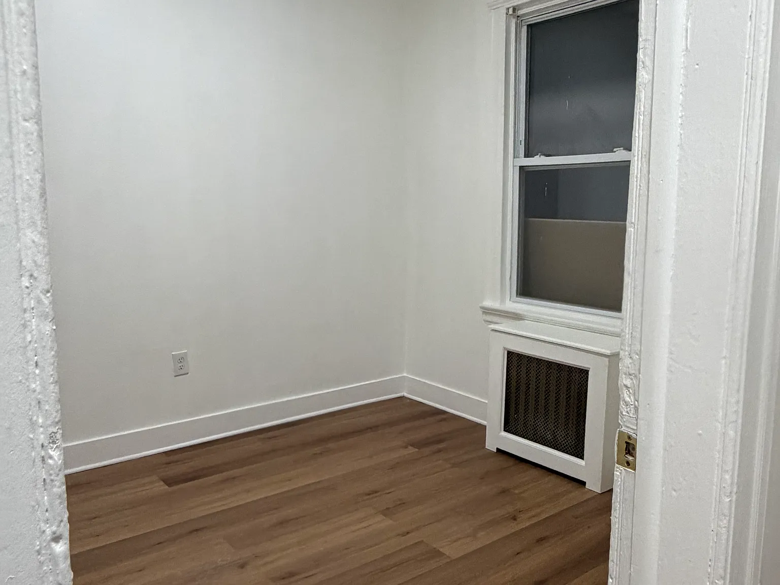 3 bed, $2,375 — Photo 4