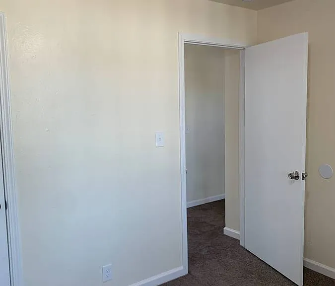 Maple Palms Apartments — Photo 17