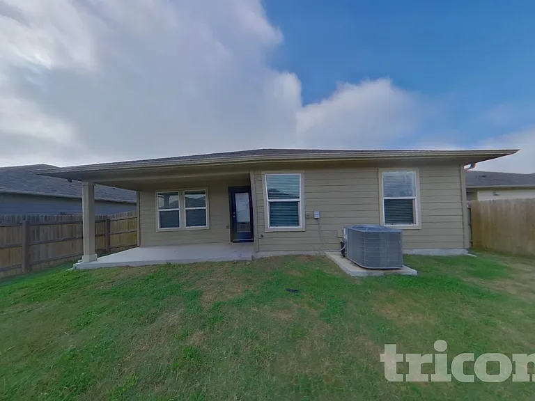 1016 Adler Way — Photo 15