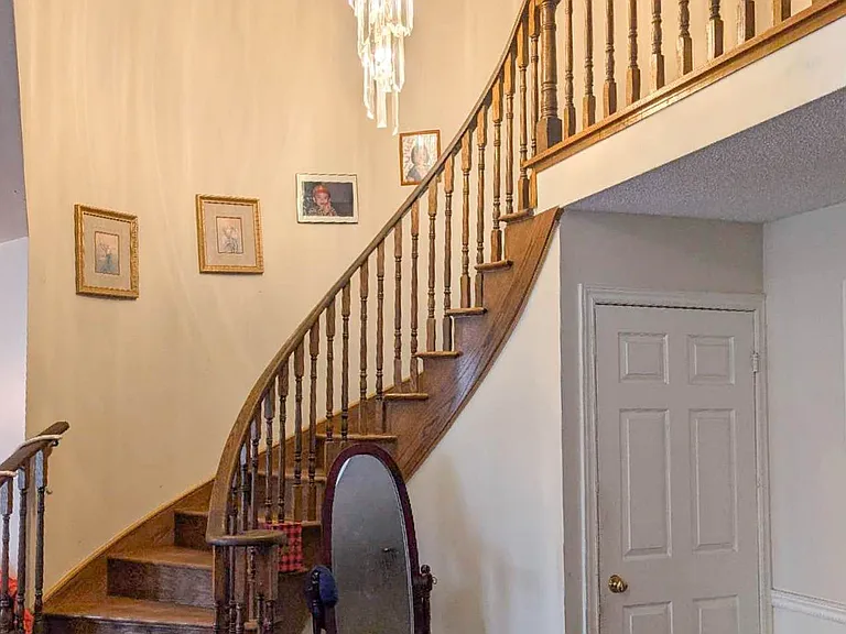 64 Springfield Blvd — Photo 3