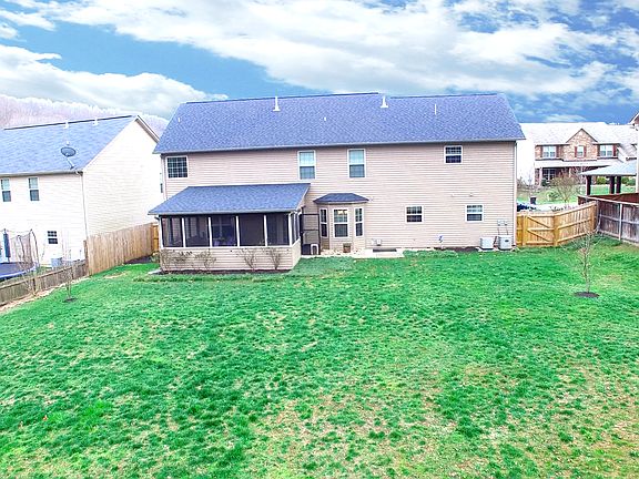 4th image of 11616 Edison Dr
