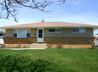 6841 Revere Rd, Parma Heights, OH 44130