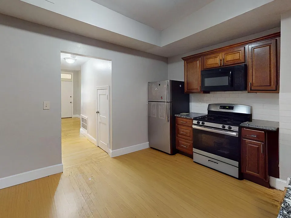 110 Harold St #1