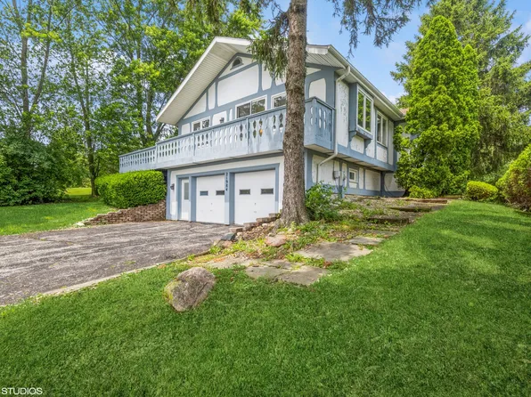 21984 W Kathy Ln, Lake Zurich, IL 60047