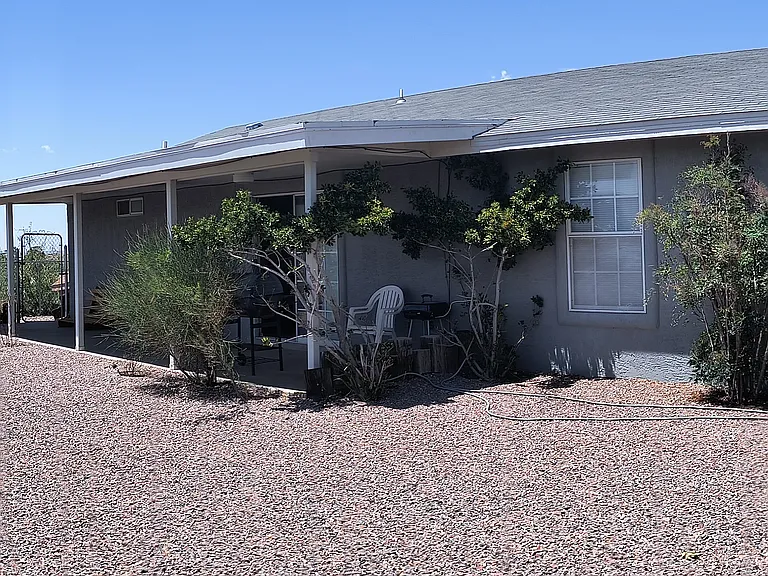 913 Grape St — Photo 12