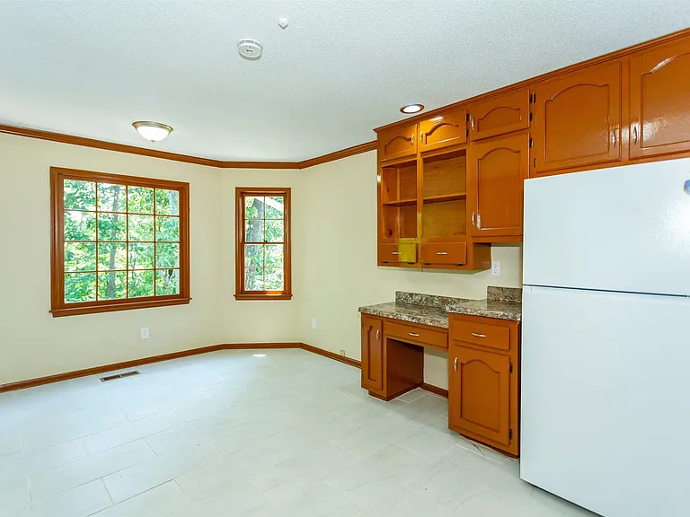 917 Dunridge Dr — Photo 12