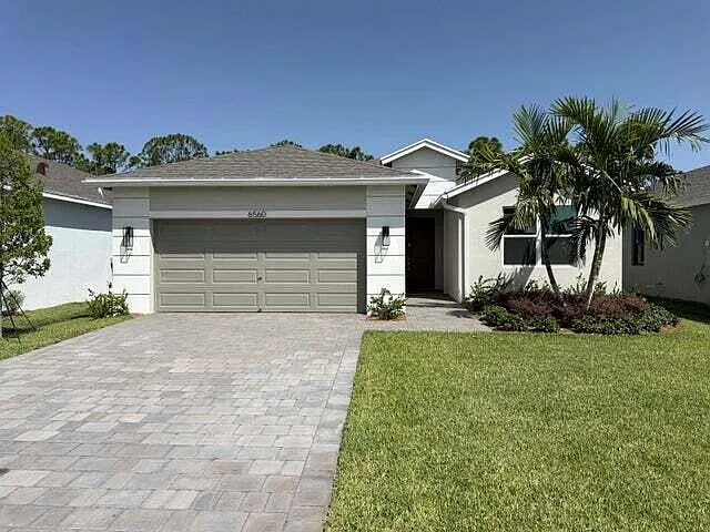 3 bed, 2.0 bath, 1641 sqft, $3,600 — Photo 1