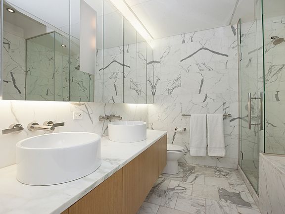 5th image of 18 W 48th St APT 32D