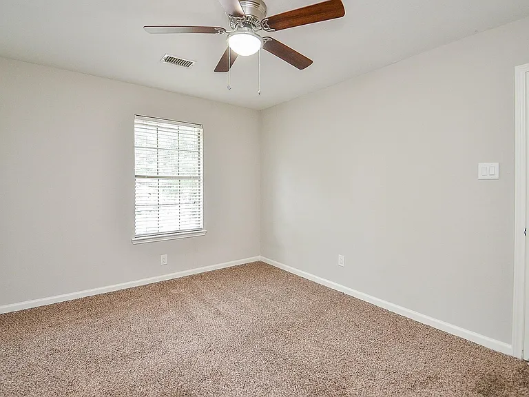 13410 Cricklewood Creek Ln — Photo 24