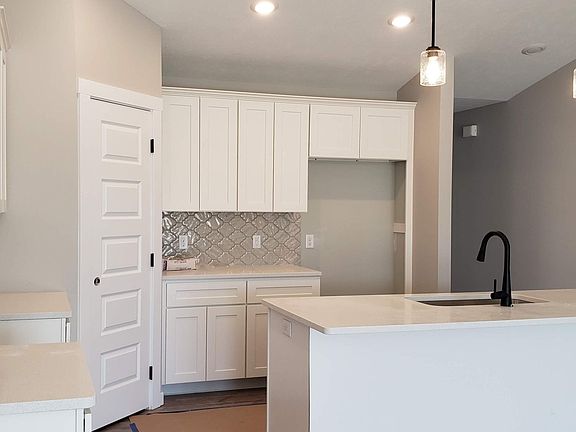 4th image of 11548 Norfolk Dr #60