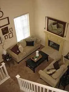 460 Middlebury Ct — Photo 3