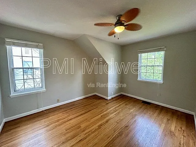 5663 N Illinois St — Photo 23