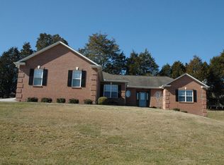 3255 Whispering Oaks Dr, Knoxville, TN 37938