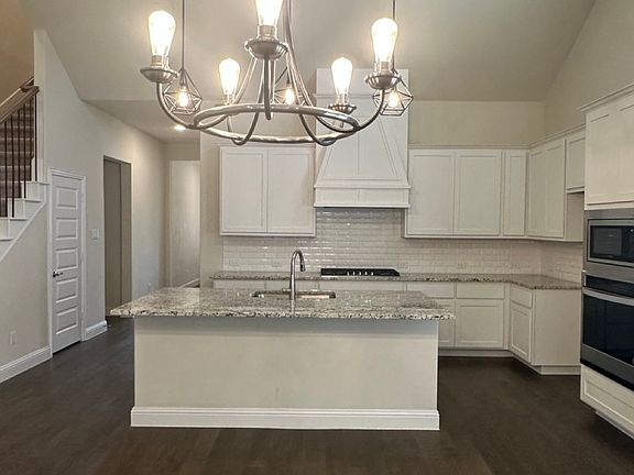2nd image of 3501 Clara Dr