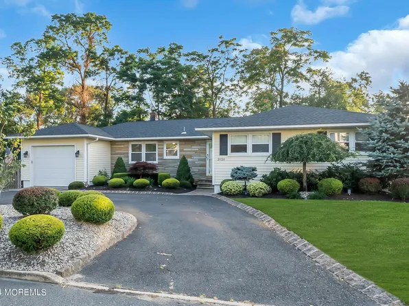 2020 Oakhurst Parkway, Oakhurst, NJ 07755