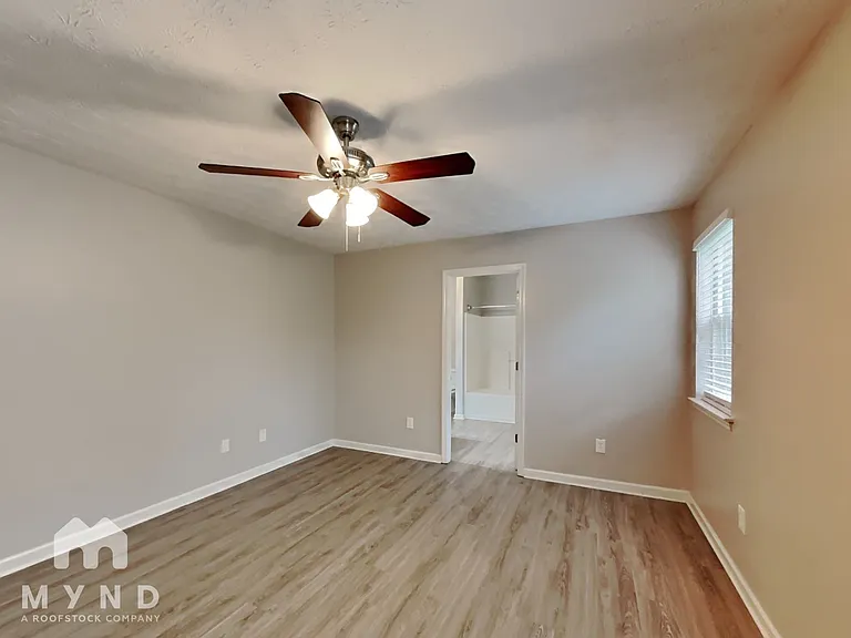 211 Nicki Ct — Photo 13
