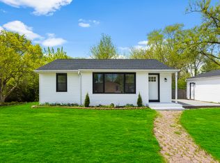 2 N Elmwood Ave, Palatine, IL 60074