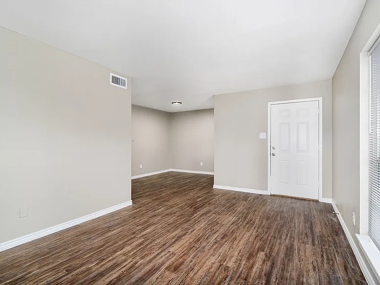 1303 S 2nd St #8 — Photo 5