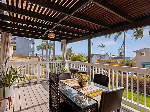 2449 Manchester Ave, Cardiff, CA 92007