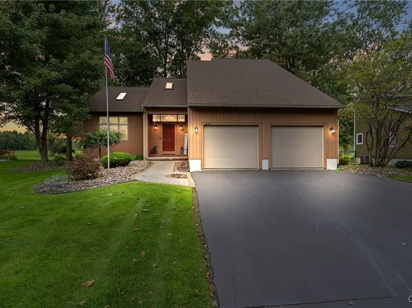 8789 Wedgefield Ln, Cicero, NY 13039
