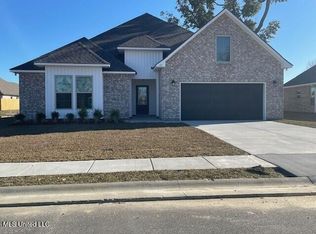 22 Red Oak Dr, Long Beach, MS 39560