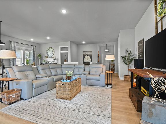 4th image of 656 Wileman Dr