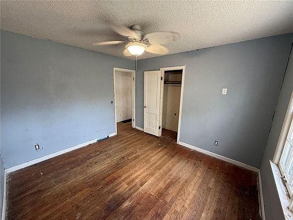 3rd image of 5410 Briar St
