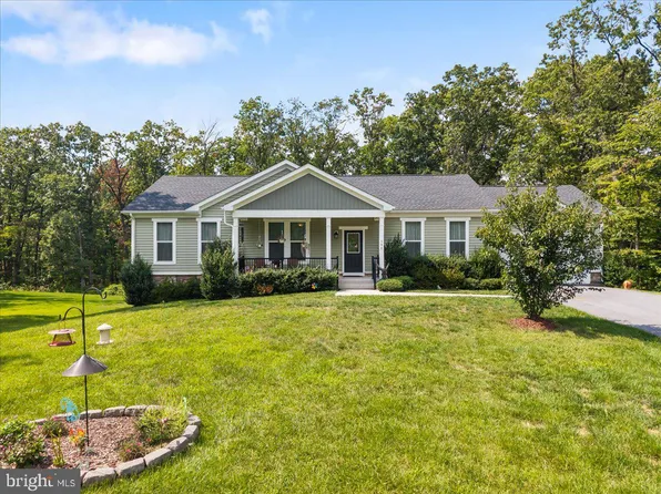 584 McDonald Rd, Winchester, VA 22602