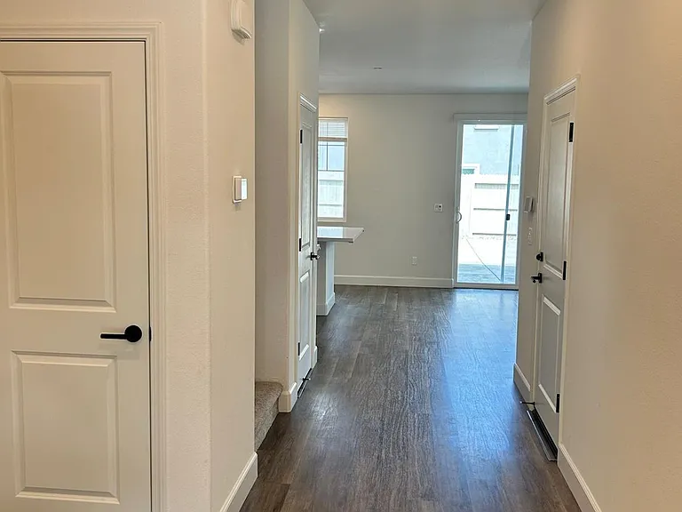 5033 Cloudcrest Pl — Photo 2