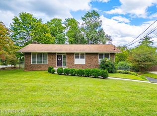 9036 Shallowford Rd, Knoxville, TN 37923