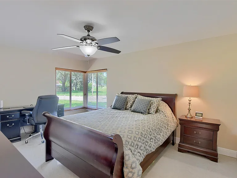 661 Hollows Cir — Photo 16