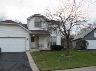 624 Hampton Cir, Elgin, IL 60120