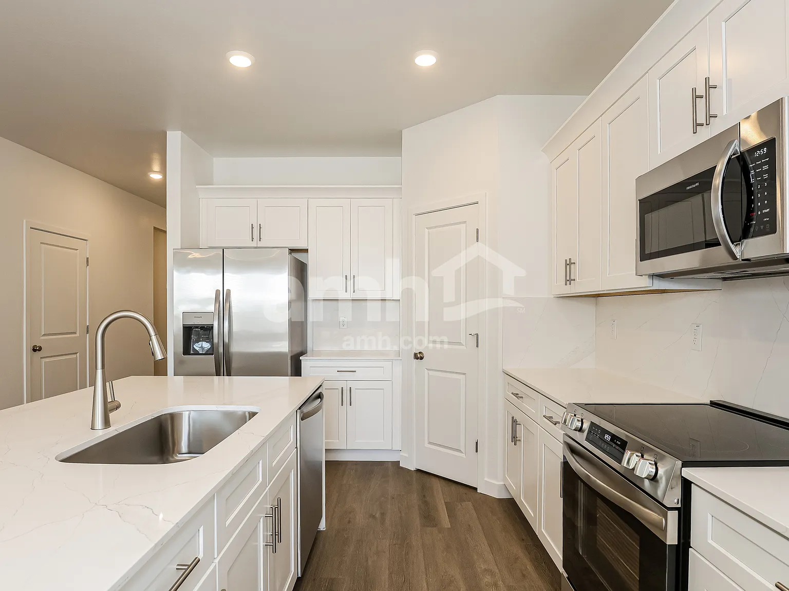 3 bed, 2.0 bath, 1498 sqft, $2,235 — Photo 3
