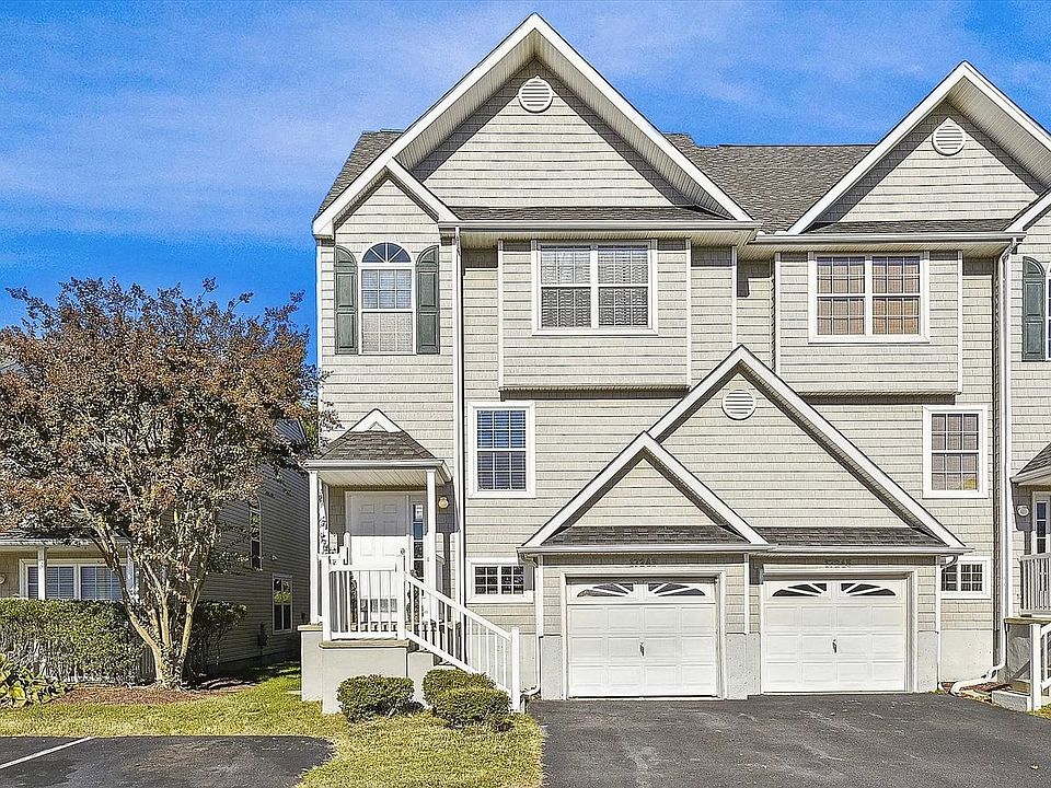 1st image of 17243 Queen Anne Way
