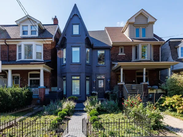 38 Sorauren Ave, Toronto, ON M6R 2C7