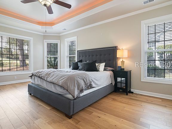 3rd image of 7 S Point Ct