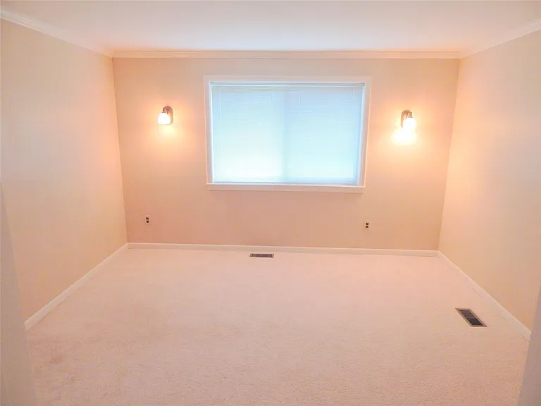 116 E Hickory Grove Rd — Photo 6