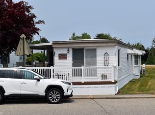 108 Shoreline Dr E, Pt Sanilac, MI 48469