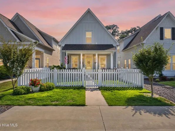 1018 N Caswell Avenue, Southport, NC 28461