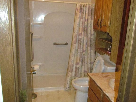4th image of 318 N Olive Ave