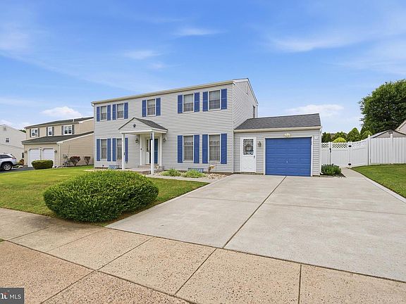 2nd image of 2997 Meredith Pl