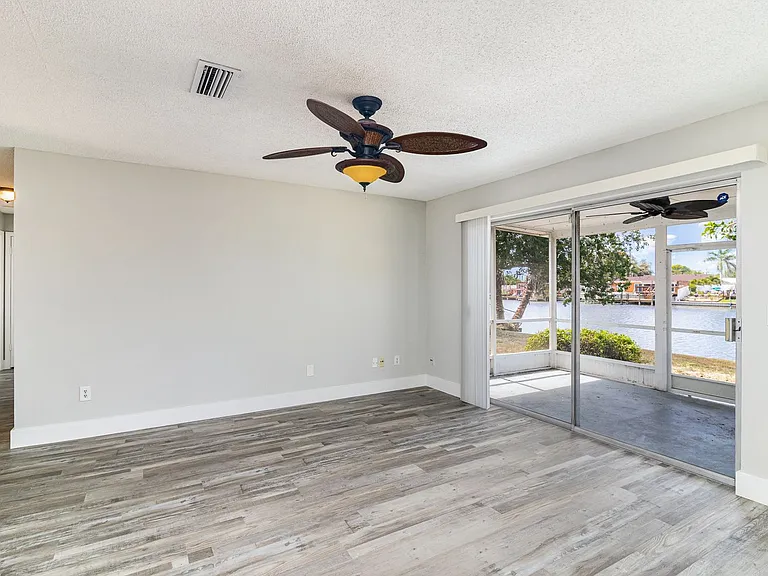205 Trinidad Dr — Photo 6