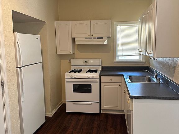 4th image of 1407 26th St #8