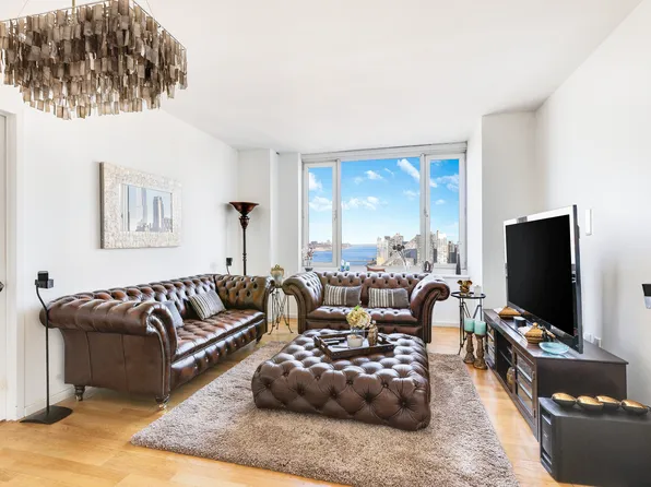 635 West 42nd Street 34B image 2 of 9