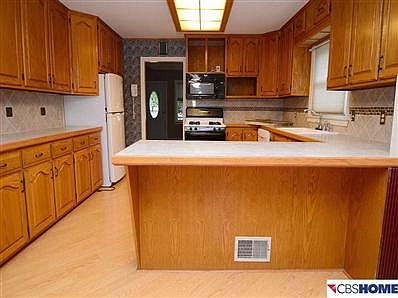 5th image of 2813 Olive St
