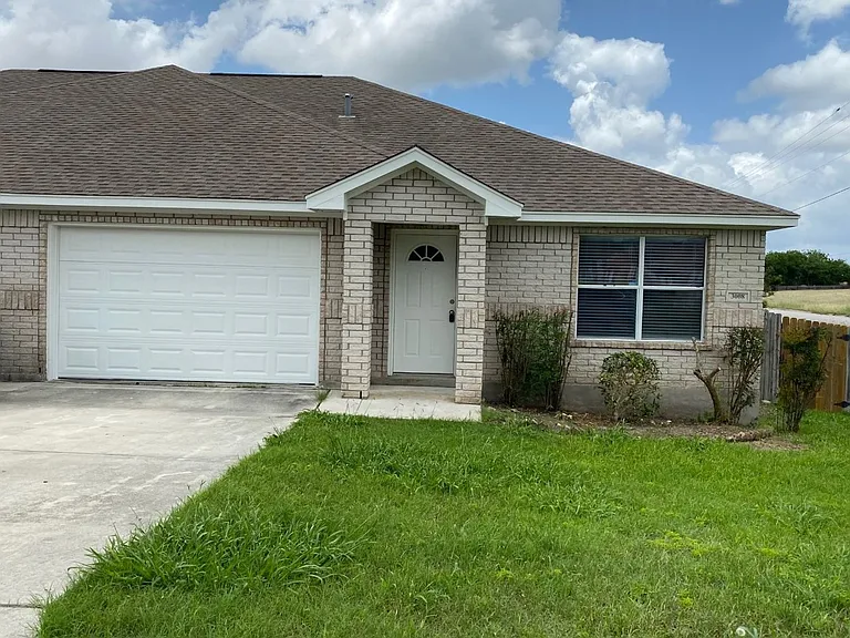 3008 Pine Valley Dr — Photo 1
